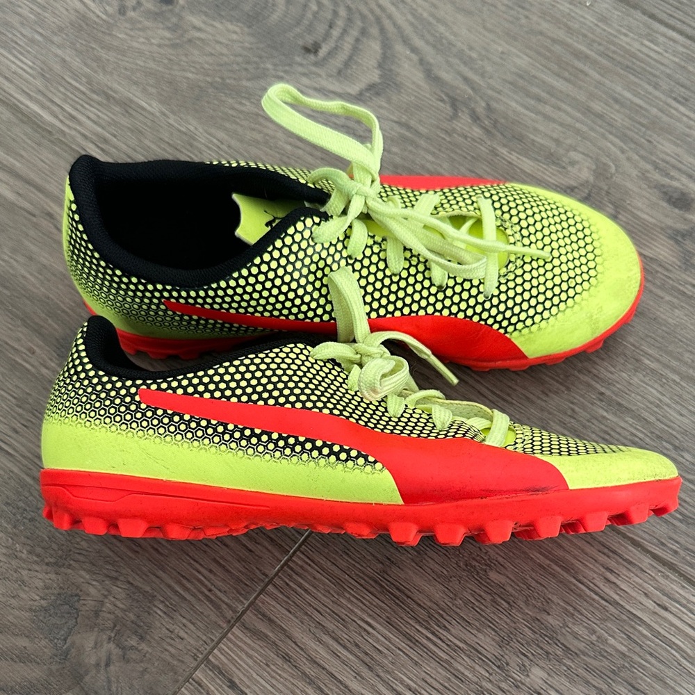 Puma Kids turf cleats  - Neon yellow and orange 1.5